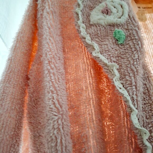 Rare Beautiful Canyon Group Robe - Picture 4 of 5